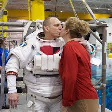 Today, 18 yrs ago, Space Shuttle Discovery &amp; crew brought me home to Earth. Forever grateful, this Exp 15 Astronaut, landed on his 15th wedding anniversary.  Fate you say?  I agree, as I applied 15 times to become an astronaut. Oh, &amp; count the number of letters in my name....