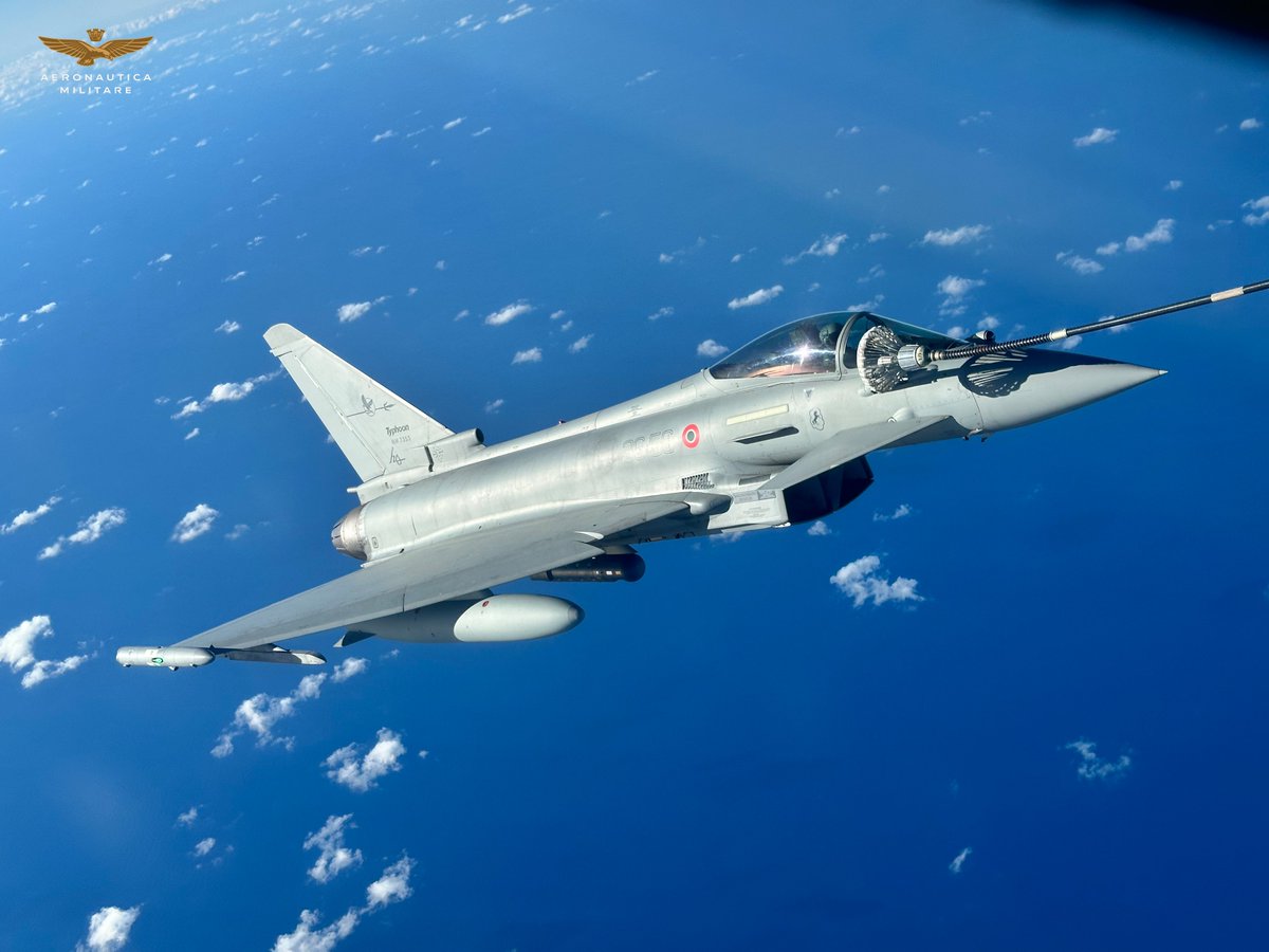 Si chiude la prima settimana dell’esercitazione #FalconStrike2025.
La prima fase è stata dedicata all’addestramento tattico dei velivoli di 4ª e 5ª generazione e all’integrazione operativa tra i diversi assetti.

#AeronauticaMilitare #NoiSiamoLaDifesa #Difesa