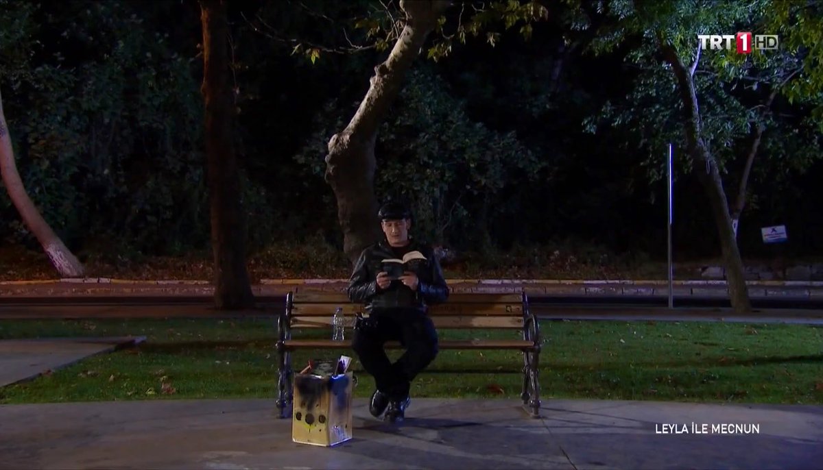 “kendimle konuşurken bile onun hoşuna gitmeye çalışıyordum.”

oğuz atay ~ tehlikeli oyunlar