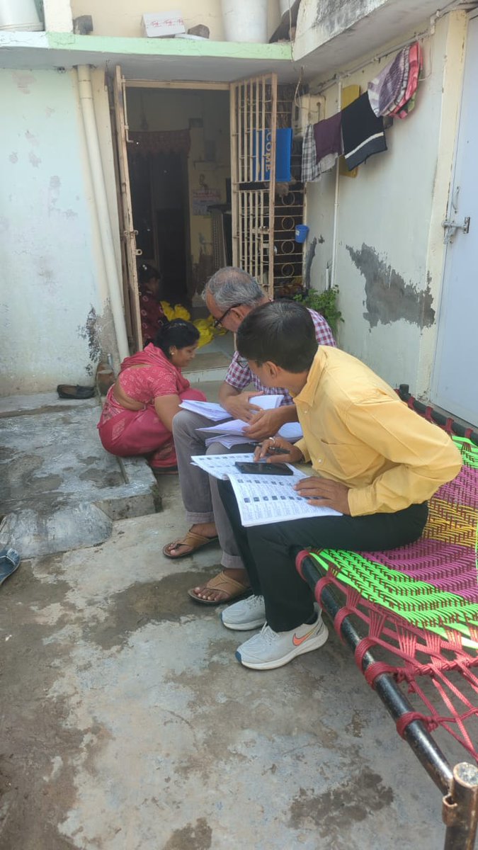 ૫૭- દસક્રોઇ વિધાનસભામાં SIR-૨૦૨૫ અન્વયે EF ફોર્મનું વિતરણ કરવામાં આવ્યું. 
<a href="/CEOGujarat/">Chief Electoral Officer, Gujarat</a> <a href="/CollectorAhd/">Ahmedabad Collector</a>