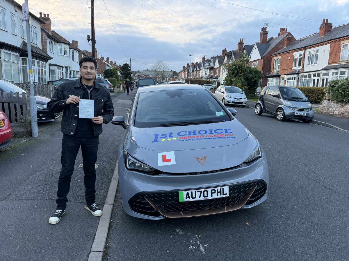 1stChoiceDA's tweet photo. Well done to Narkata who passed his test today at the 1st attempt with @phildurose1 at the kingstanding test centre

Well done from all of us at https://t.co/f66jzH0pKD

Good luck in the future &amp; safe driving 🎉🚗 https://t.co/YoqVen5JKP
