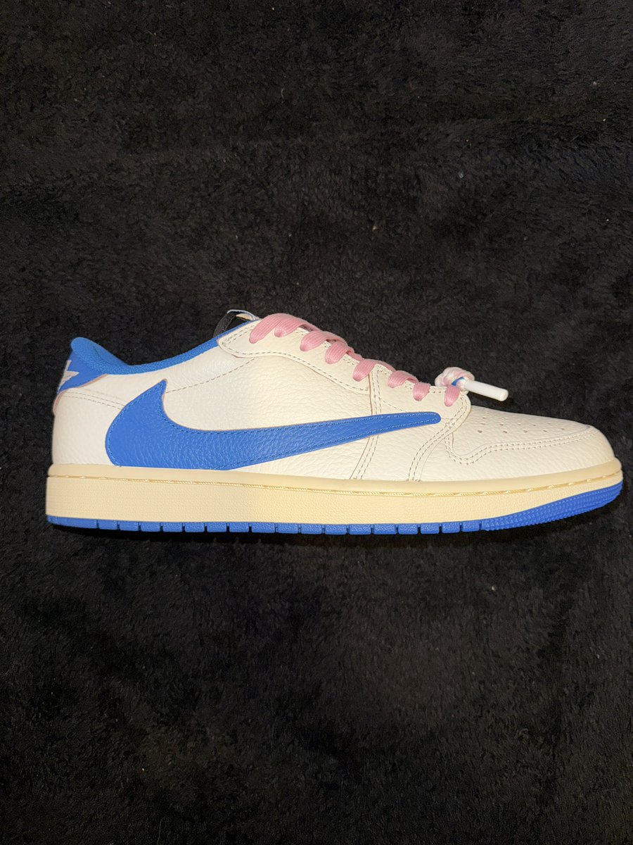 NO CAMP OUT HERE #shorts #shortsfeed #trending #viral #fyp #live youtube.com/live/p8g6aNQs2… via <a href="/YouTube/">YouTube</a> PULL UP ILL SHOW YOU MY TRICK TO COPPING THESE