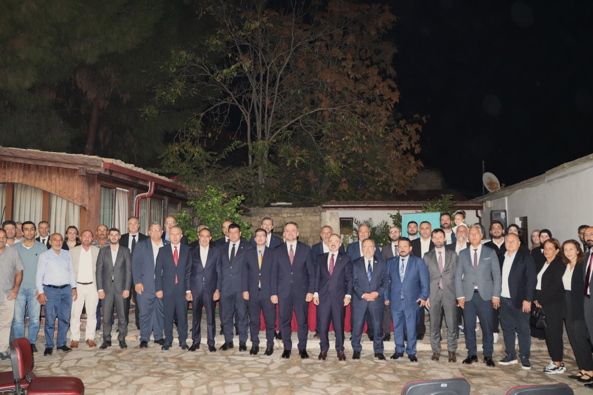 “Yakın Tarihimizde Demokrasi Mücadelesi” paneli, Bakan Yardımcılarımız Sn. <a href="/turanbulent/">Bülent TURAN</a> , Sn. <a href="/eminogluenes/">Dr. Enes Eminoğlu</a>  ve
<a href="/15Temmuz_Der/">15 Temmuz Derneği</a>  Başkanı Sn. <a href="/HakkiTurunc/">İsmail Hakkı TURUNÇ</a>  ‘un katılımı ile gerçekleştirildi.

#YunusEmreEnstitüsü #YunusEmreVakfı