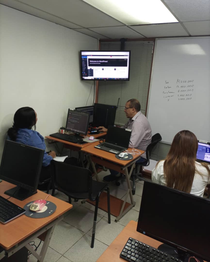 desarrollate's tweet image. Asiste este lunes a 1 clase gratis de lógica de programación, y aprende el primer paso para empezar a programar, clase presencial en #uneweb el Rosal, Torre Easo, escríbenos o LINK en la BIO #caracas #ucv #ucab #unimet #programacionweb