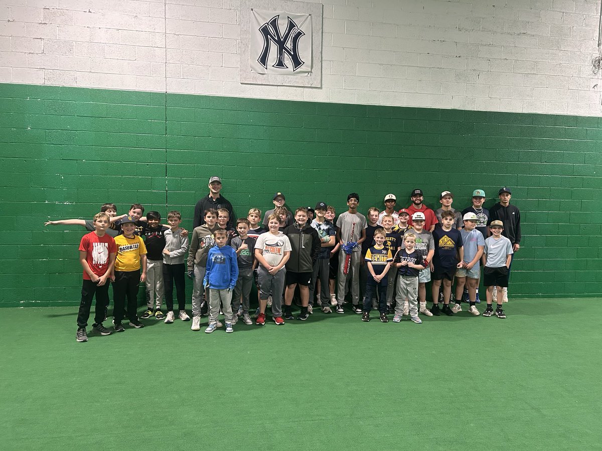 Had a great time last night at our hitting clinic! Keep an eye out for future clinics and camps this fall/winter!