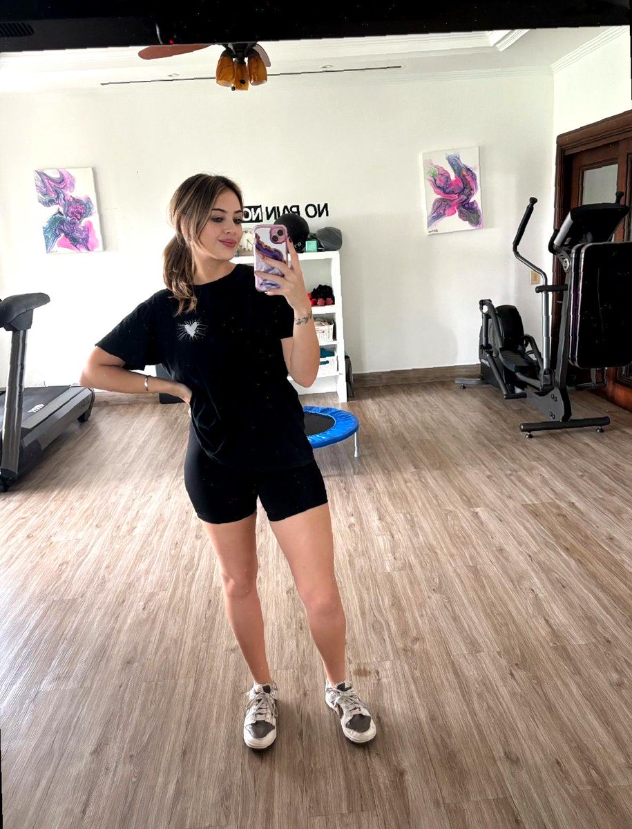 Hailey Jones 🌙 tweet media