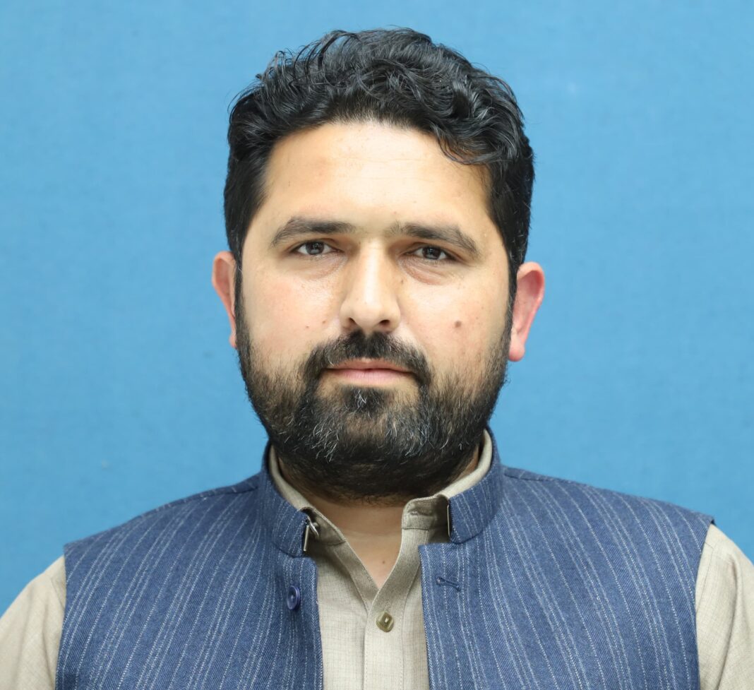 SaifSolicitor's tweet image. دو تہائی ووٹ لینے والا وزیر اعلی....🔥🔥🔥

ری ٹویٹ کرتے جائے مرچیں اپنا کام خود کرے گی