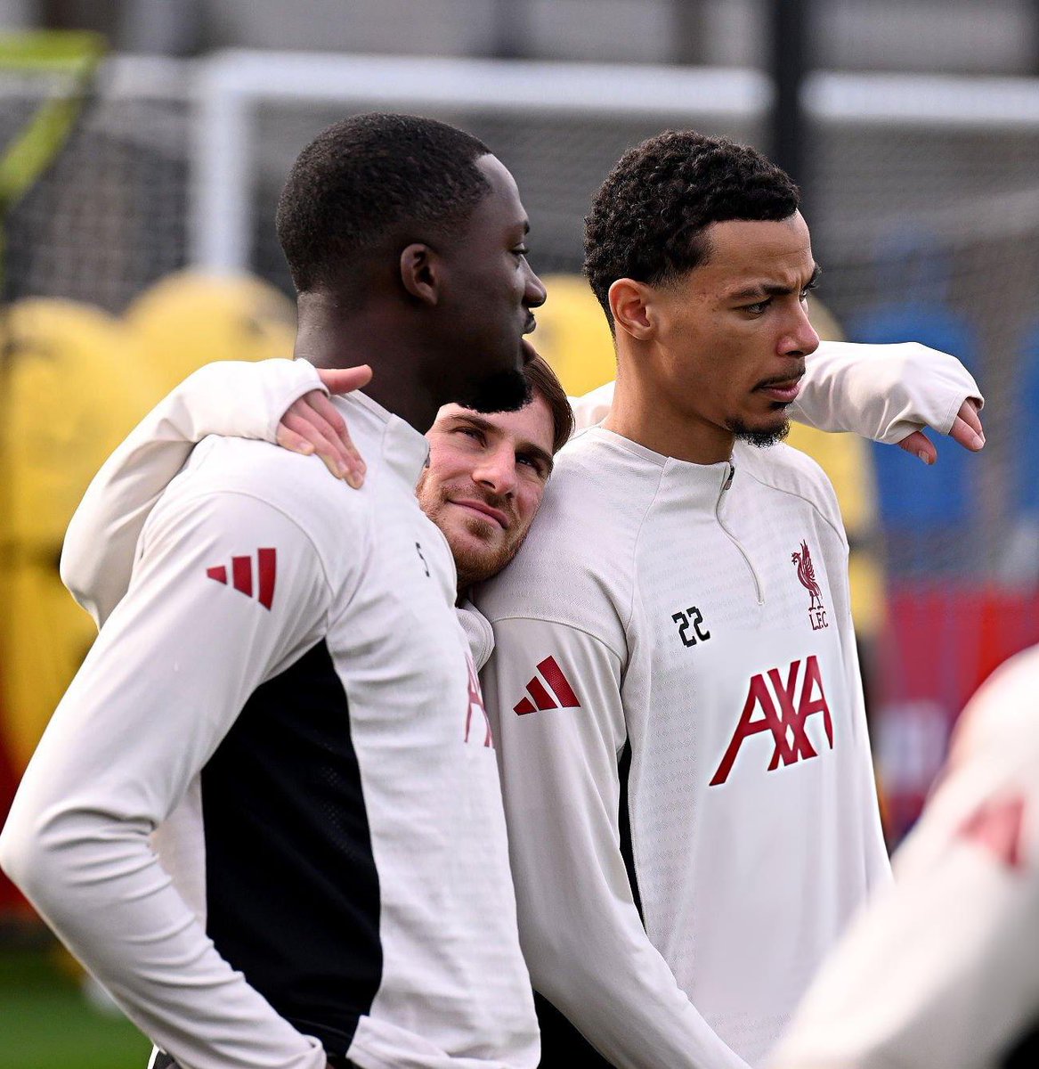 🧘🏻‍♀️ (@_iromee) on Twitter photo 