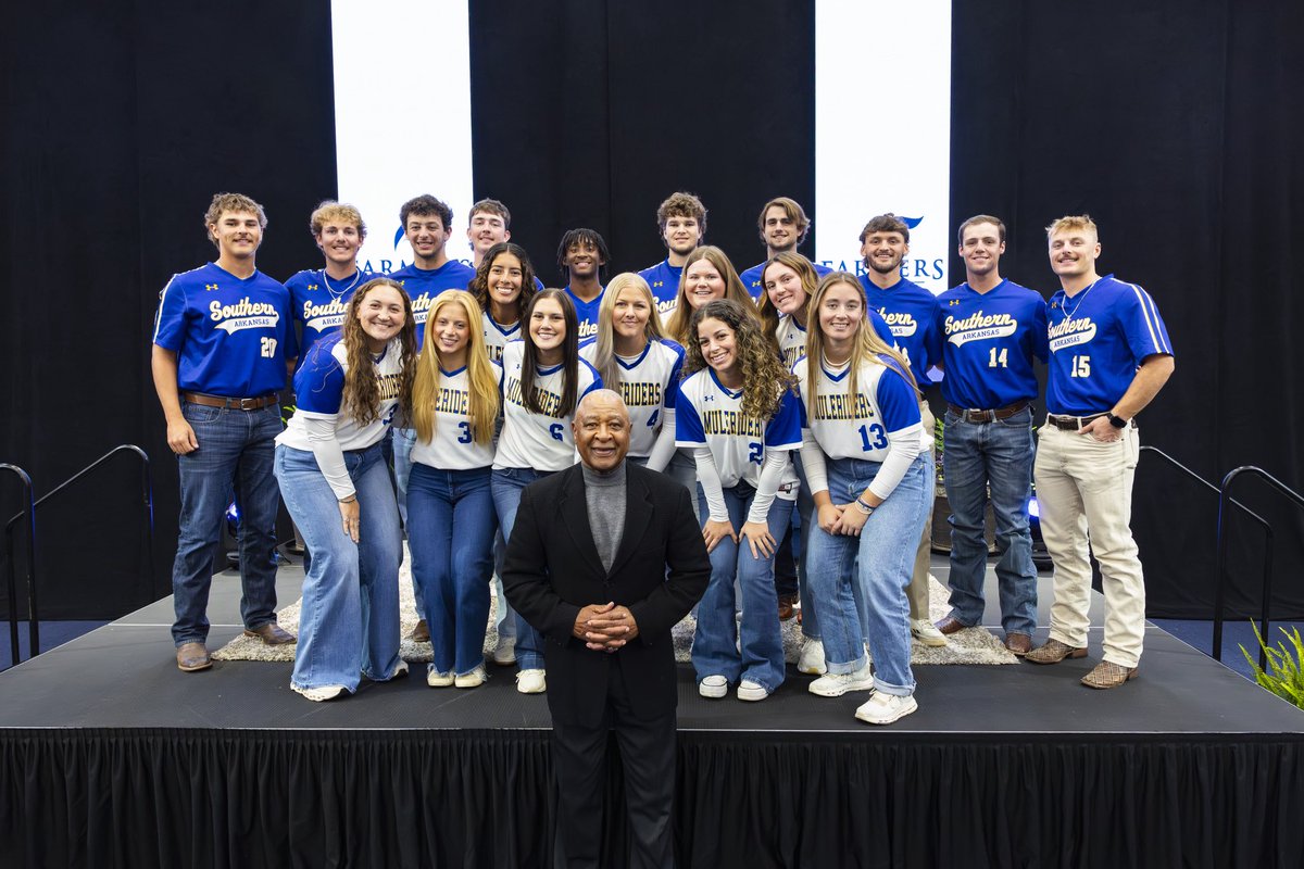 Huge shoutout to our Mulerider Baseball and Softball teams for stepping up to serve at this year’s Farmers Bank &amp; Trust Distinguished Speaker Series featuring The Wizard himself, Ozzie Smith! ⚾🥎💙💛

#GoMuleriders | #LetsRide