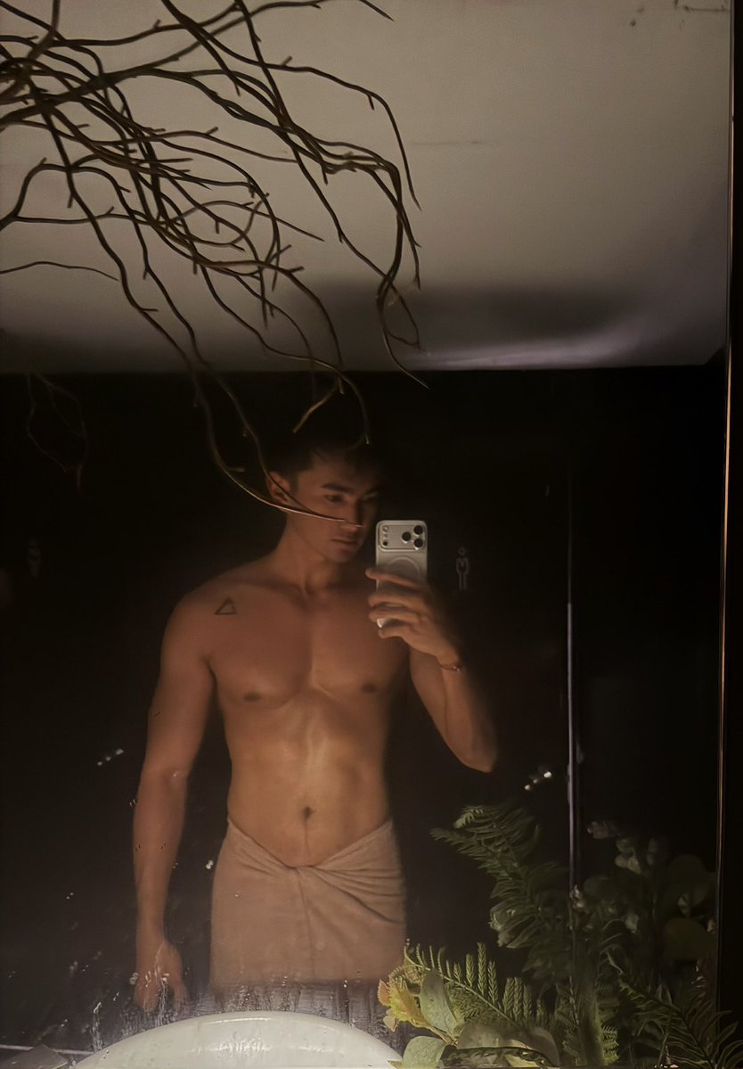 james_vldpns's tweet image. Left the spa feeling lighter than my thoughts. 💆‍♂️ @RwellnesHub