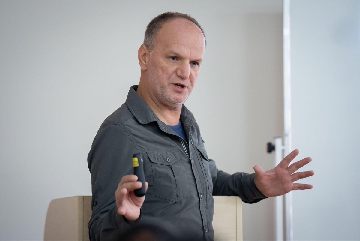 📌Anadolu Ajansı, Polis Akademisi (<a href="/paedutr/">Polis Akademisi</a>) ve TİKA (<a href="/Tika_Turkiye/">TiKA</a>) işbirliğinde, düzenlenen "28. Dönem Savaş Muhabirliği Eğitimi"nin 5. günü Savaş Psikolojisi, İkna ve Müzakere Stratejileri, Olağanüstü Hallerde Beslenme ve Hijyen, Tecrübeli Foto Muhabir Erhan Sevenler