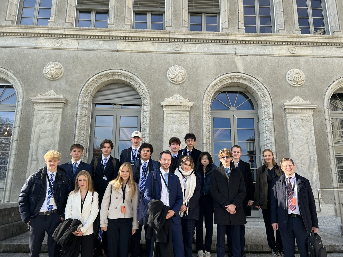 Wie jedes Jahr freuen wir uns über den traditionellen Besuch österreichischer Schülerinnen und Schüler des ERIC-Programms des Gymnasiums Maria Regina in Wien, heuer unter Leitung von Prof. Oliver Weiss bei der <a href="/StandigeG/">Ständige Vertretung Österreichs bei WTO in Genf</a>, der <a href="/AustriaUNGeneva/">Austria UN Geneva</a> und der <a href="/wto/">WTO</a> in Genf.