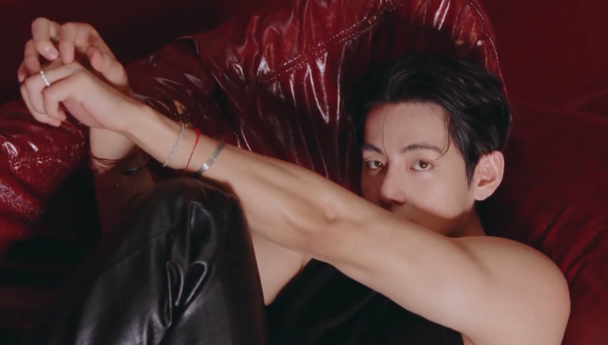 sabır istiyorum bu kişinin güzelliği karşısında.. seni kim yiyorsa boğazında kalsın bir yudum su bile içemesin