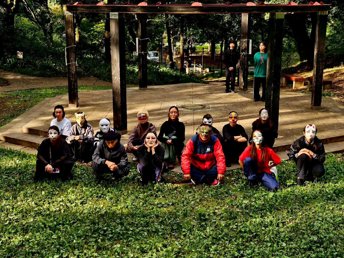 lovedancego's tweet image. お知らせ。11月10日は完売。キャンセル待ちです。希望のお客様はDMにてお知らせ下さい。悲劇であり喜劇、地獄であり極楽、混沌の解体であり集約。吉野翼企画虚構喜劇『野外劇観客席』作・寺山修司脚色構成 演出・吉野翼11月10日～13日16時開場16時半開演¥4000会場野外演奏場跡ticket.corich.jp/apply/403619/0…