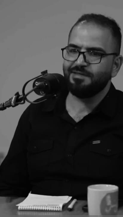 🔴 نقاط مهمة حوّل الانتخابات من مقال للصحافي "أحمد الشيخ ماجد". 

-إن ما بعد العام 2021، جرى إفراغ الانتخابات من كل قيمة ديمقراطية، بدءًا من طرق الترشيح واستخدام موارد الدولة والتنافس واستثمار فائض القوة، وصولًا حتى إلى إعلان نتائج نسب المشاركة وما فيه من احتيال بالأرقام. 

-حققت