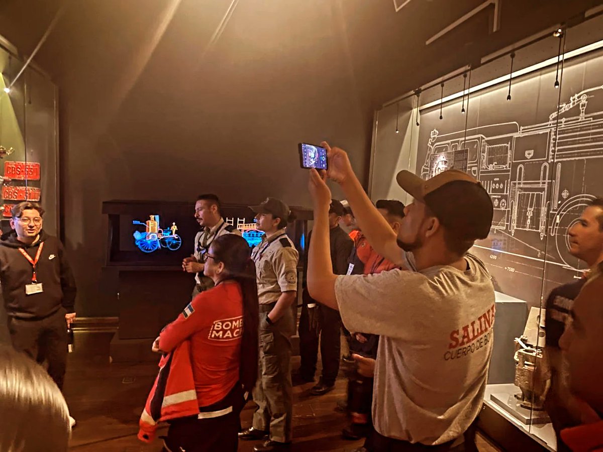cbsantiago's tweet image. Bomberos de Colombia, Ecuador y México efectuaron una visita al Museo de Bomberos de Santiago. Lo anterior dentro del programa para los participantes del Curso OBA/EBS Habilidades y Competencias Complementarias para Bomberos.
@BomberosOBA
@ebs1863
@mubochile
@Super_CBS_Chile