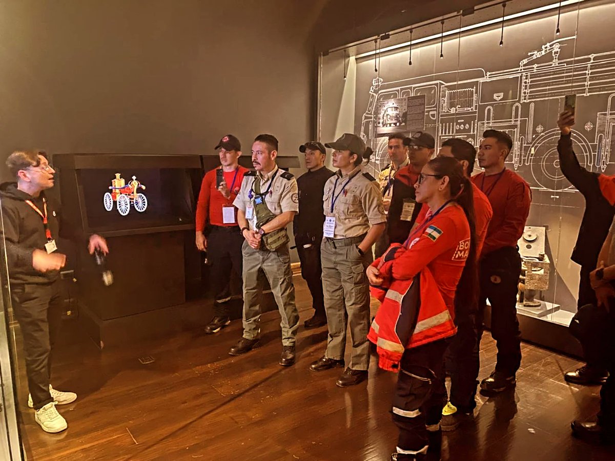 cbsantiago's tweet image. Bomberos de Colombia, Ecuador y México efectuaron una visita al Museo de Bomberos de Santiago. Lo anterior dentro del programa para los participantes del Curso OBA/EBS Habilidades y Competencias Complementarias para Bomberos.
@BomberosOBA
@ebs1863
@mubochile
@Super_CBS_Chile