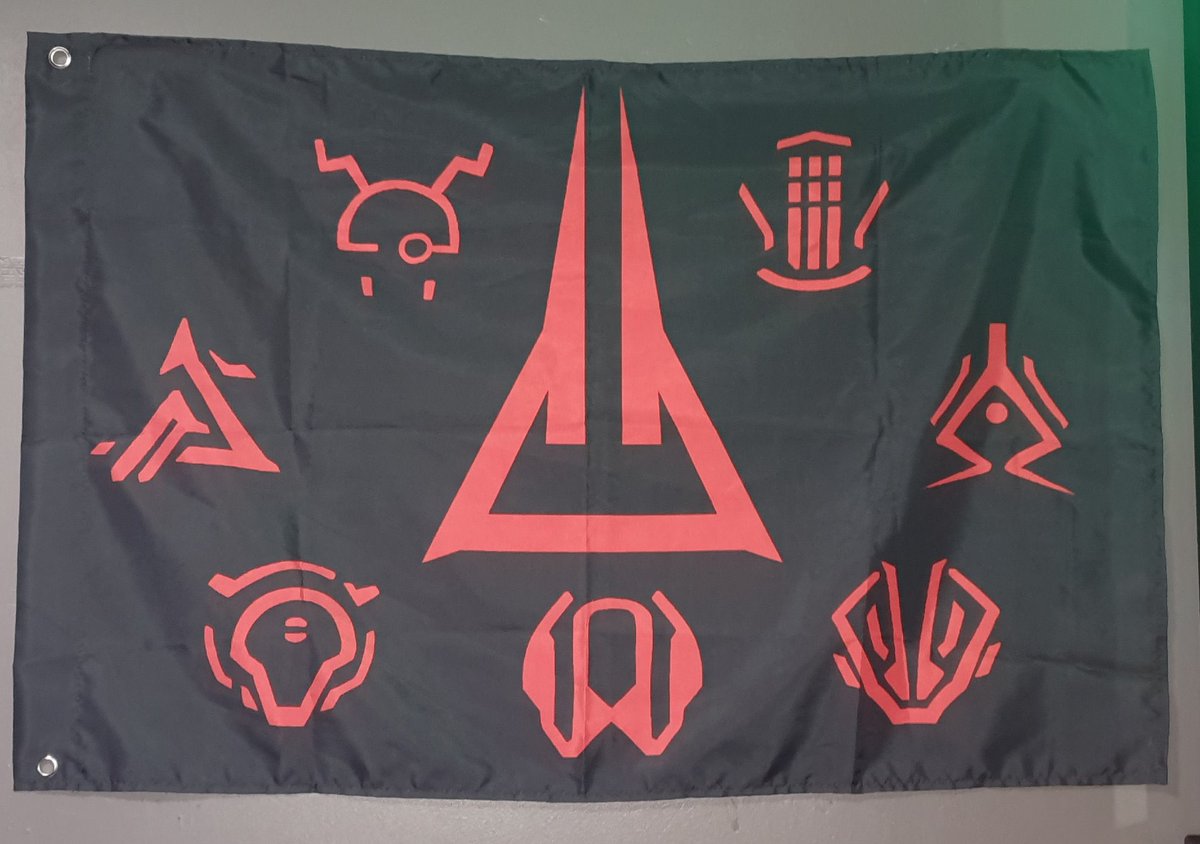 Se7enTSF's tweet photo. Using this moment as an excuse to show off my really cool Seven flag again https://t.co/yOg8MQYH2M