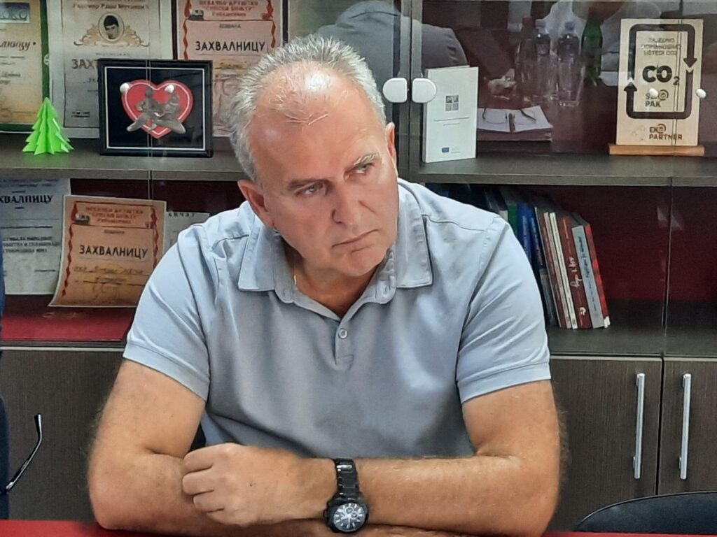 DNDD_031's tweet image. MOMIR MILOVANOVIĆ - bivši direktor JKP Duboko.

Čovek koji je odgovoran za najveću ekološku katastrofu koja je zadesila Užice i okolinu, otišao na Žabljak da drži obuku kako upravljati reciklažnim dvorištem. 

Iza njega ostaje samo zagadjena životna sredina i ništa više!