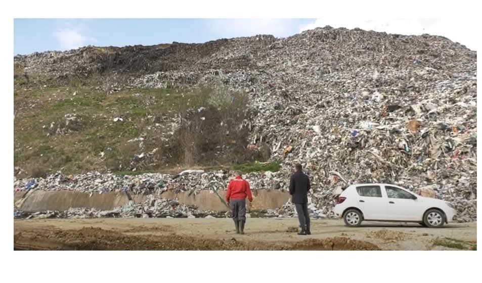 DNDD_031's tweet image. MOMIR MILOVANOVIĆ - bivši direktor JKP Duboko.

Čovek koji je odgovoran za najveću ekološku katastrofu koja je zadesila Užice i okolinu, otišao na Žabljak da drži obuku kako upravljati reciklažnim dvorištem. 

Iza njega ostaje samo zagadjena životna sredina i ništa više!