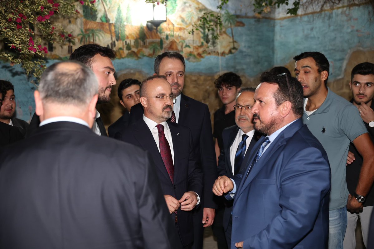 Kıymetli mezunlarımızdan; T.C. İçişleri Bakan Yardımcısı Bülent Turan, T.C. Gençlik ve Spor Bakan Yardımcısı Enes Eminoğlu ve 15 Temmuz Derneği Genel Başkanı İsmail Hakkı Turunç Bey, Genel Merkezimizi ziyarette bulundular.