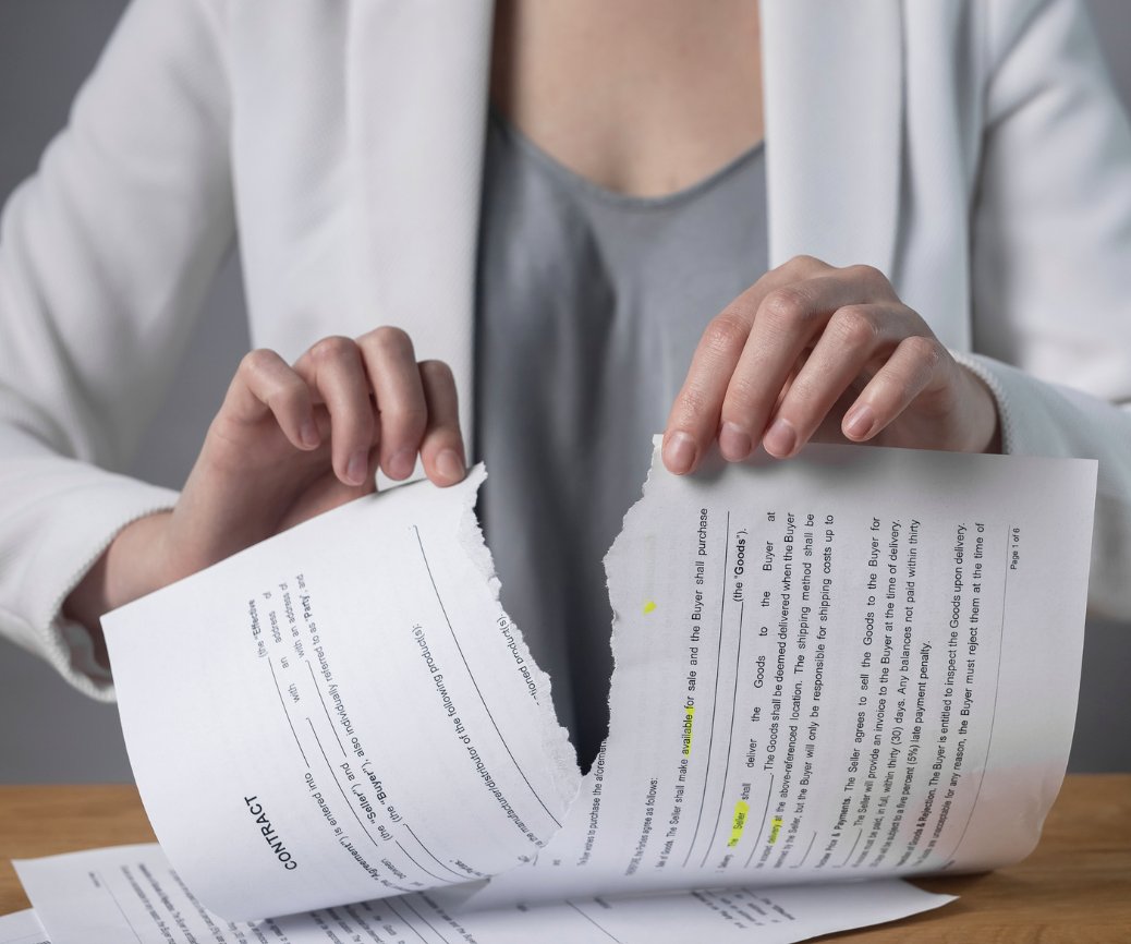 Important steps to take if your #business is sued for breach of #contract: bit.ly/47EpOtm | #BusinessLaw #CommercialLaw #blog