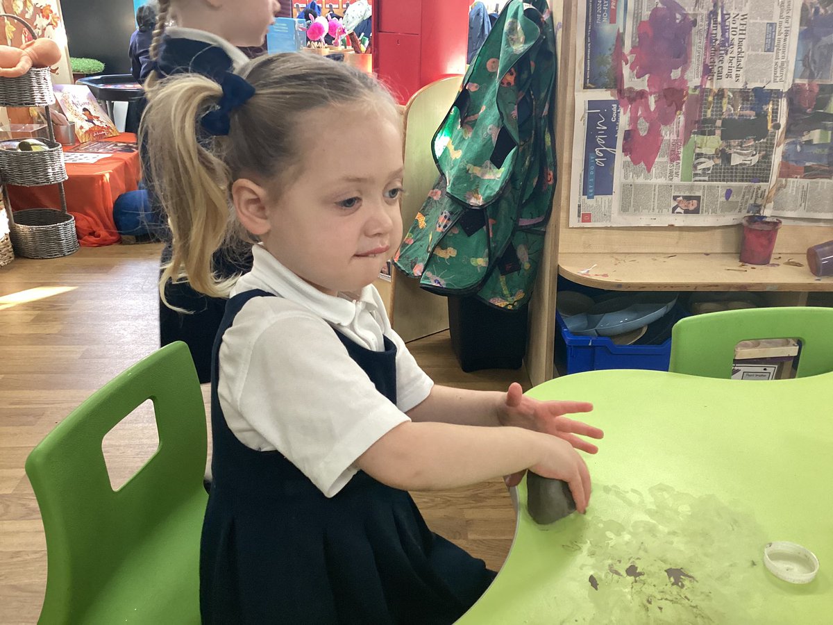 This week in Nursery Jones, we have been learning about the festival of Diwali✨. As part of our learning, we have made rangoli patterns, diva lamps and even had some mehndi pattern designs on our hands using henna tattoos. We have had lots of fun celebrating⭐️🪔!