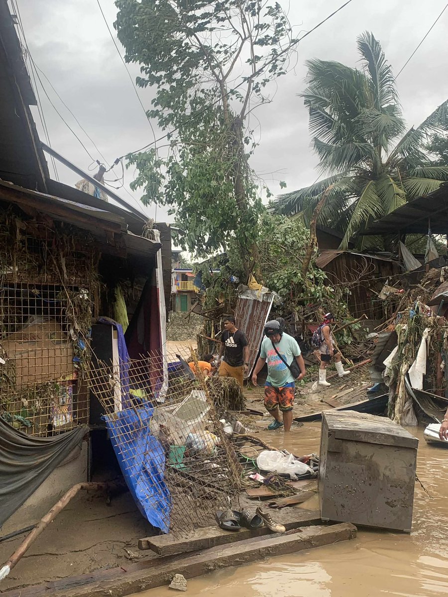 aitcosmos's tweet image. hello everyone! we are knocking on your kind hearts for our dear friend whose family was badly hit by Typhoon Tino last November 4, 2025 in Riverside, Talisay City, Cebu. 

Your help, big or small, will be their first step toward rebuilding their future. 🥹💗