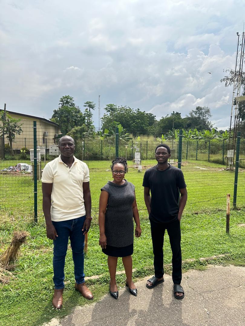 aqmrg28645's tweet photo. We moved the reference monitoring station from the old place to a new place still in the campus
#ourwork #aqmrg #patlama #referencemonitoring #airpollur https://t.co/RcpnEB40Iu
