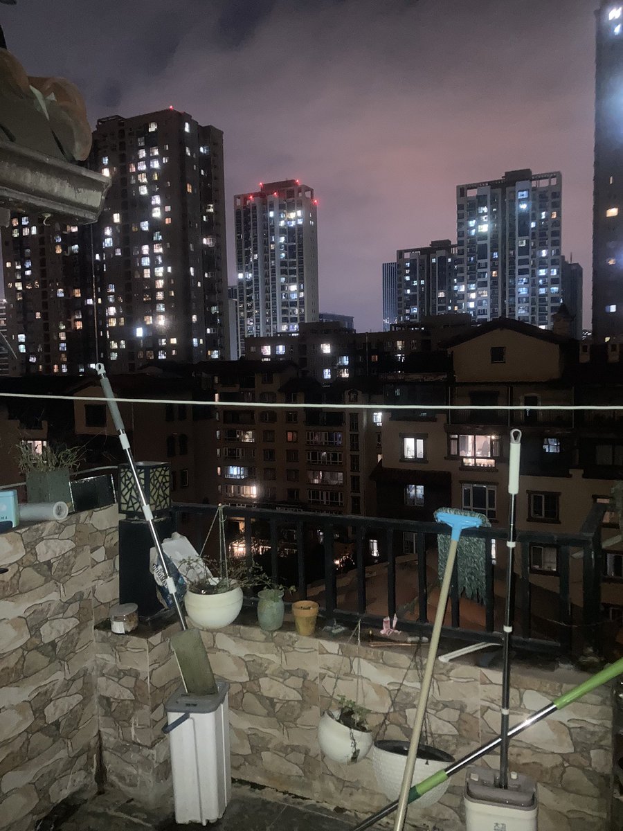 DieshaDiam94561's tweet image. 周末的夜景。