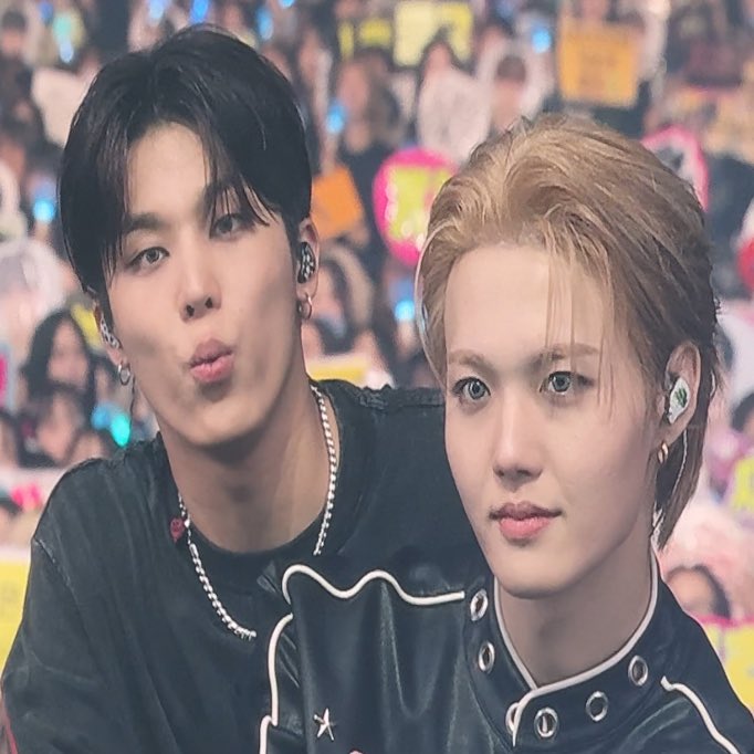 jjeongwooism's tweet image. THIS VISUAL DOWOO MEAL?!?!