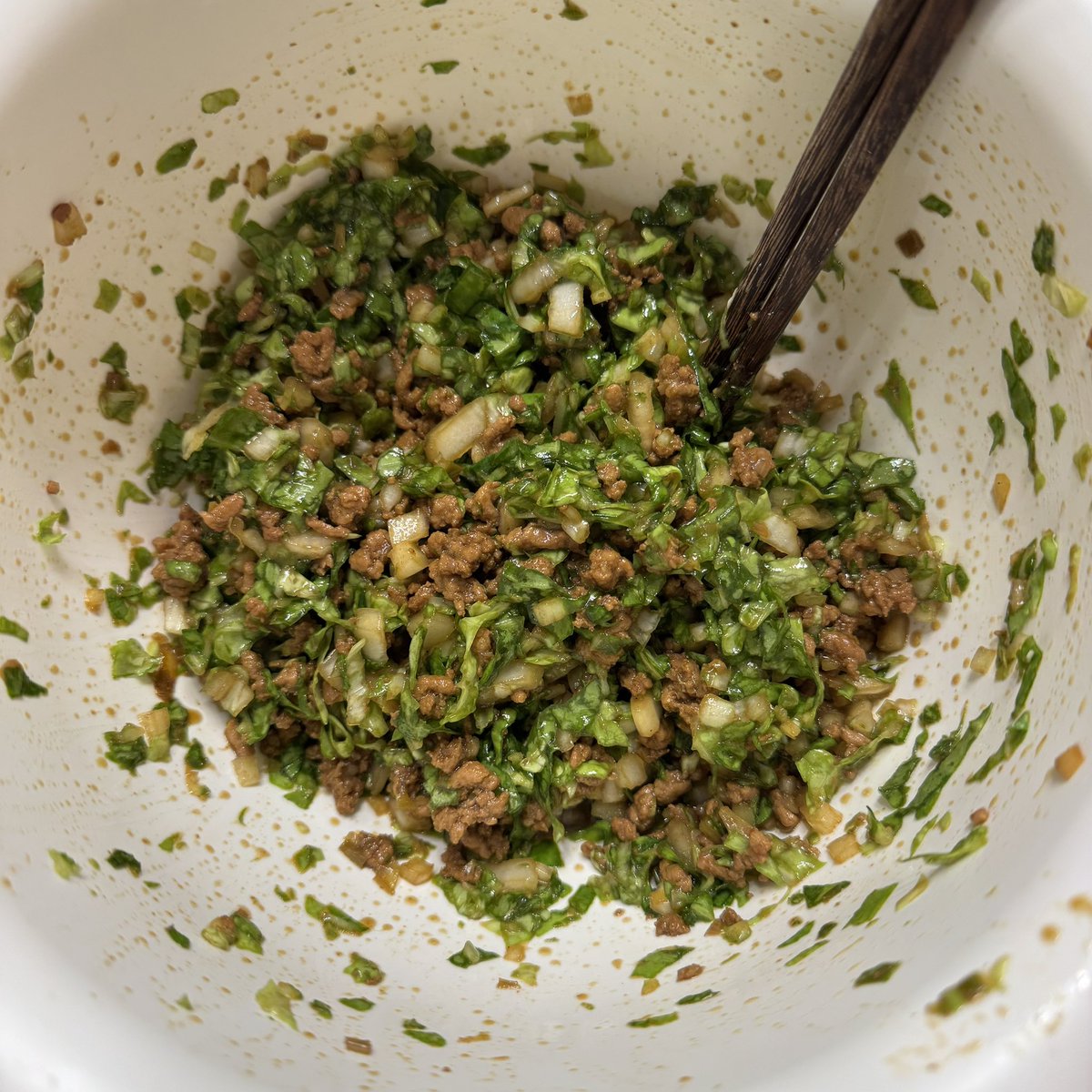 Jade_Zhangx's tweet image. Today marks the Beginning of Winter (立冬) in the Chinese #solarterms. ❄️☃️

We celebrate the arrival of #winter in the most delicious way — by making #dumplings together 🥟😋