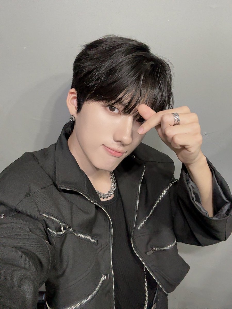 [#조한국] 오늘 하루 덕분에 행복했어요 프렌드지❤️ 앞으로도 좋은 추억 많이 만들어줄게요!! 다들 조심히 들어가요~ 고생했어요!!

#FROM_TRENDZ #TO_FRIENDZ #TRENDZ #트렌드지