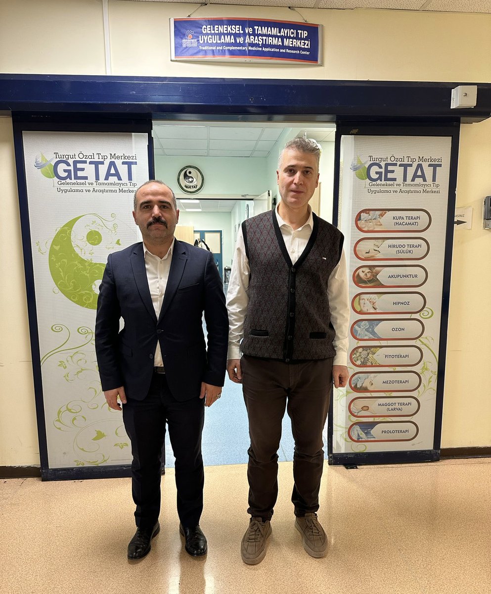 İnönü Üniversitesi Turgut Özal Tıp Merkezi Tıbbi Farmakoloji Anabilim dalı Başkanı Prof. Dr. Hakan Parlakpınar hocamızı ziyarette bulunduk. 

Değerli hocamıza misafirperverliği için teşekkür ediyor, çalışmalarında başarılar diliyoruz.