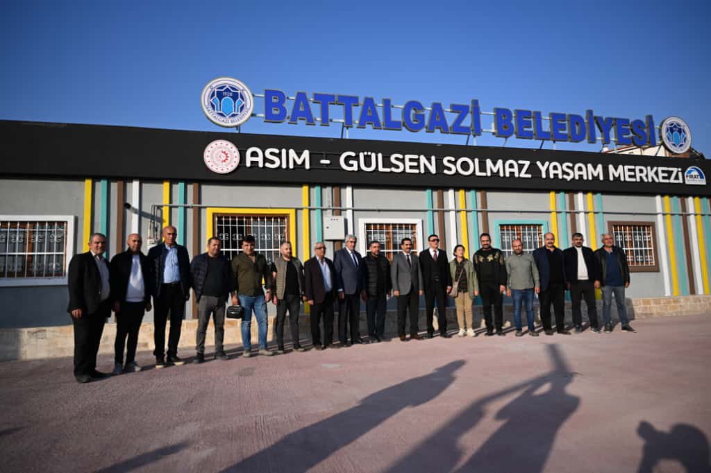 Bugün basın mensuplarımızla birlikte, göreve geldiğimiz 19 aylık süreç içerisinde tamamladığımız ve yapımı devam eden proje alanlarımızda incelemelerde bulunduk.

📍Hayvan Barınağı 🐶🐱
📍Çarşıbaşı Rekreasyon Projesi 🌳🌲
📍Gelinciktepe Kadın Yaşam Merkezi 💁‍♀️💁‍♀️
📍Taziye Evleri 🏠