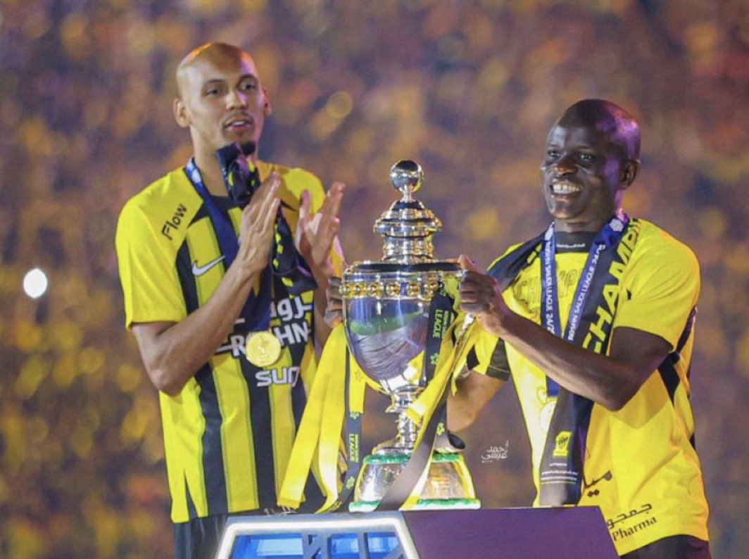 👏 كانتي مجدداً مع منتخب فرنسا 🔙🇫🇷

👏 فابينهو مجدداً مع منتخب البرازيل 🔙🇧🇷