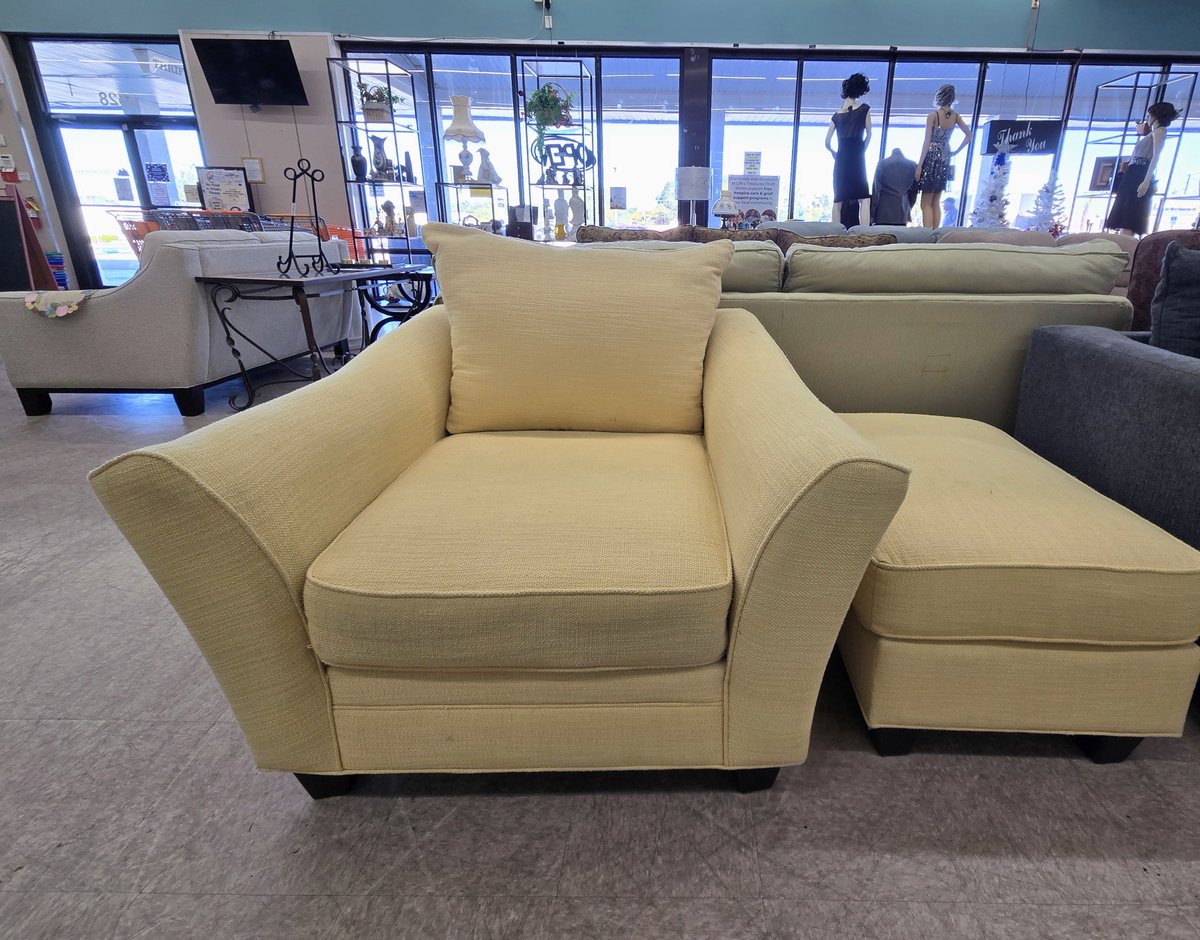 LT_Thrift's tweet image. The famous Life&apos;s Treasures 50% off STORE WIDE SALE continues today at ALL locations! Save an HALF OFF on everything in the store. 11/6-11/8

𝑃ℎ𝑜𝑡𝑜𝑠 𝑎𝑟𝑒 𝑓𝑟𝑜𝑚 𝑜𝑢𝑟 𝑁𝑒𝑤 𝑃𝑜𝑟𝑡 𝑅𝑖𝑐ℎ𝑒𝑦 𝑠𝑡𝑜𝑟𝑒.   #thrift #thriftingcommunity #hospicethrift