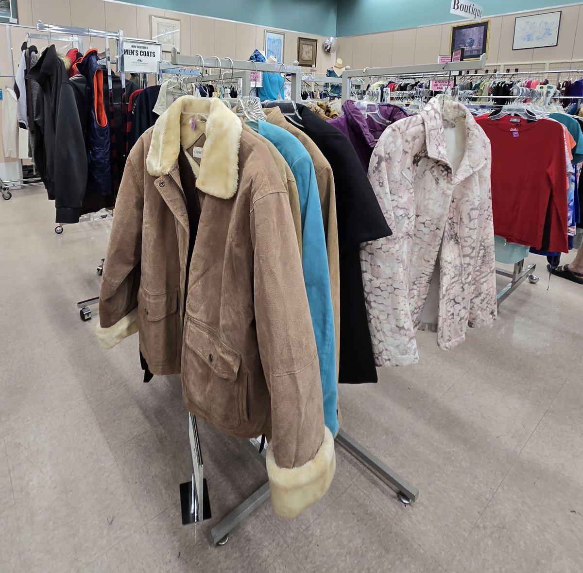 LT_Thrift's tweet image. The famous Life&apos;s Treasures 50% off STORE WIDE SALE continues today at ALL locations! Save an HALF OFF on everything in the store. 11/6-11/8

𝑃ℎ𝑜𝑡𝑜𝑠 𝑎𝑟𝑒 𝑓𝑟𝑜𝑚 𝑜𝑢𝑟 𝑁𝑒𝑤 𝑃𝑜𝑟𝑡 𝑅𝑖𝑐ℎ𝑒𝑦 𝑠𝑡𝑜𝑟𝑒.   #thrift #thriftingcommunity #hospicethrift