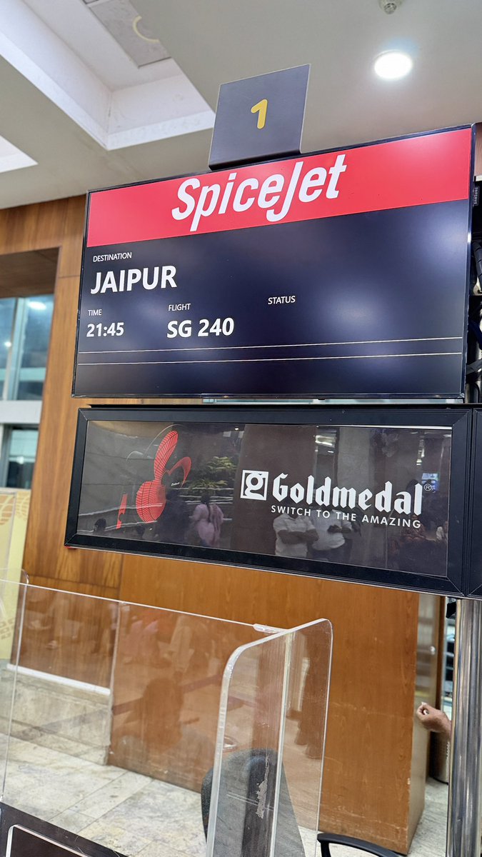 radhey_agarwal's tweet photo. @flyspicejet the actual time of this flight MUM to JAI is 8:55 PM rescheduled to 9:45PM now at 10:05PM we are waiting for the same and there is no announcement and just waiting for the
Atleast let customers know when it will be take off https://t.co/CzbZJrXaNh