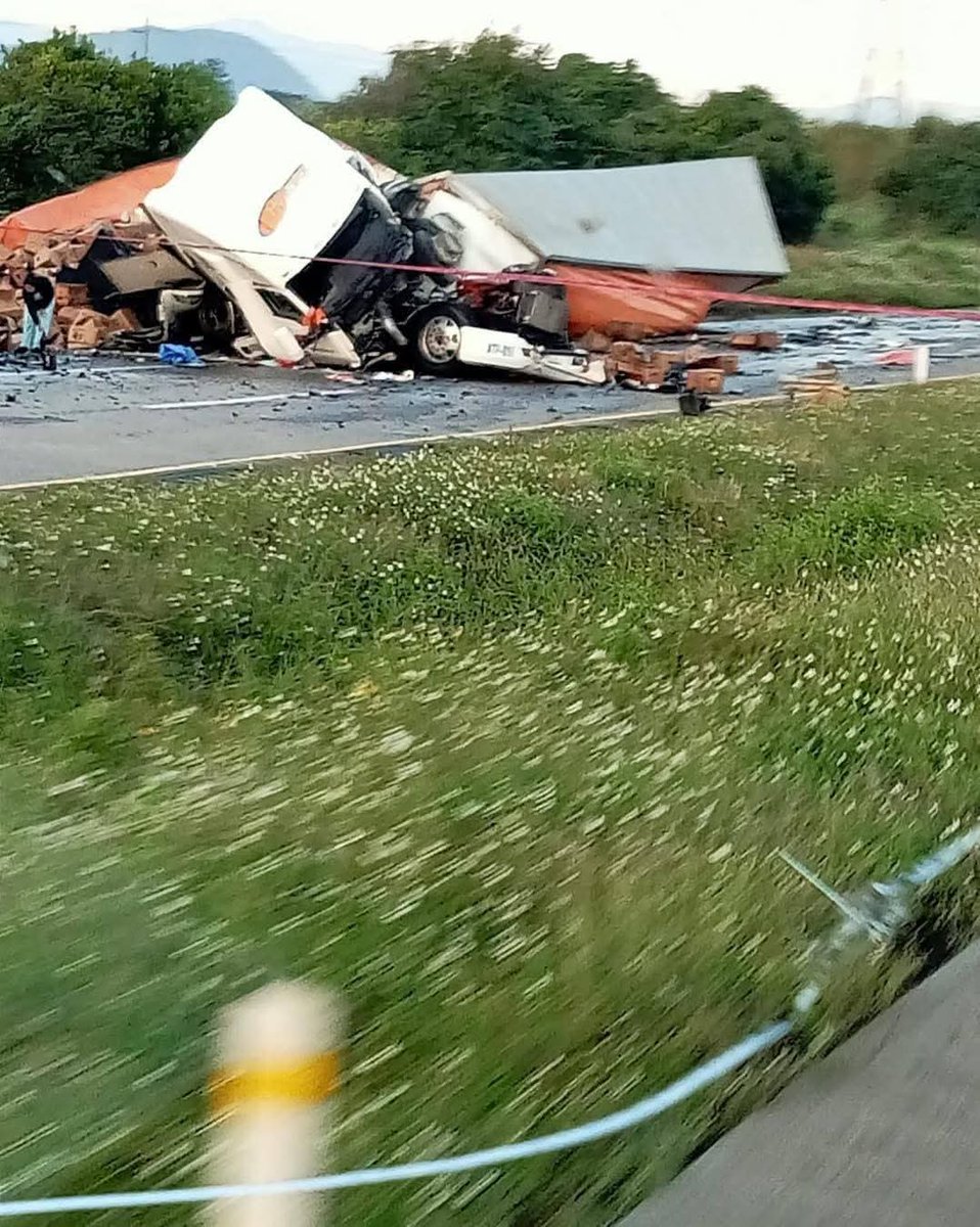 TriánguloRojo tweet media