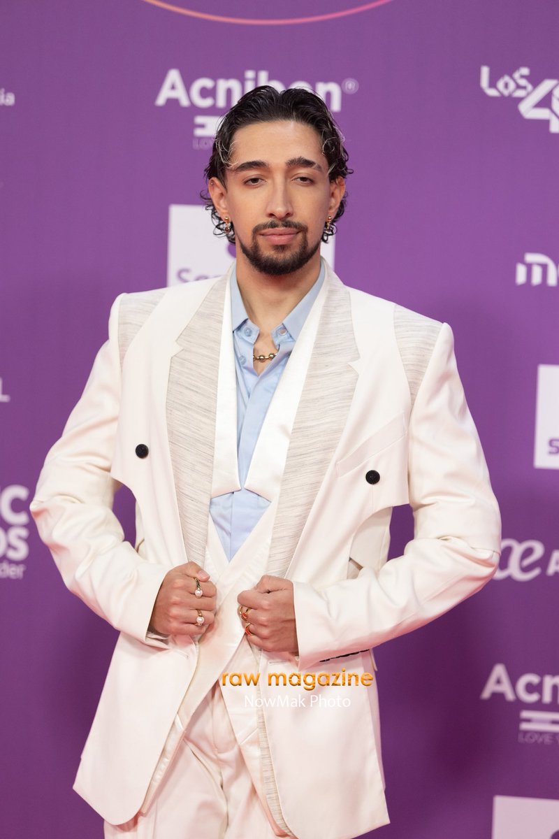 rawmgzn's tweet photo. El cantante @PaulSThin en el photocall  de #LOS40MusicAwardsSantander

 📸 @nowmakphoto https://t.co/srq5UfTkf2