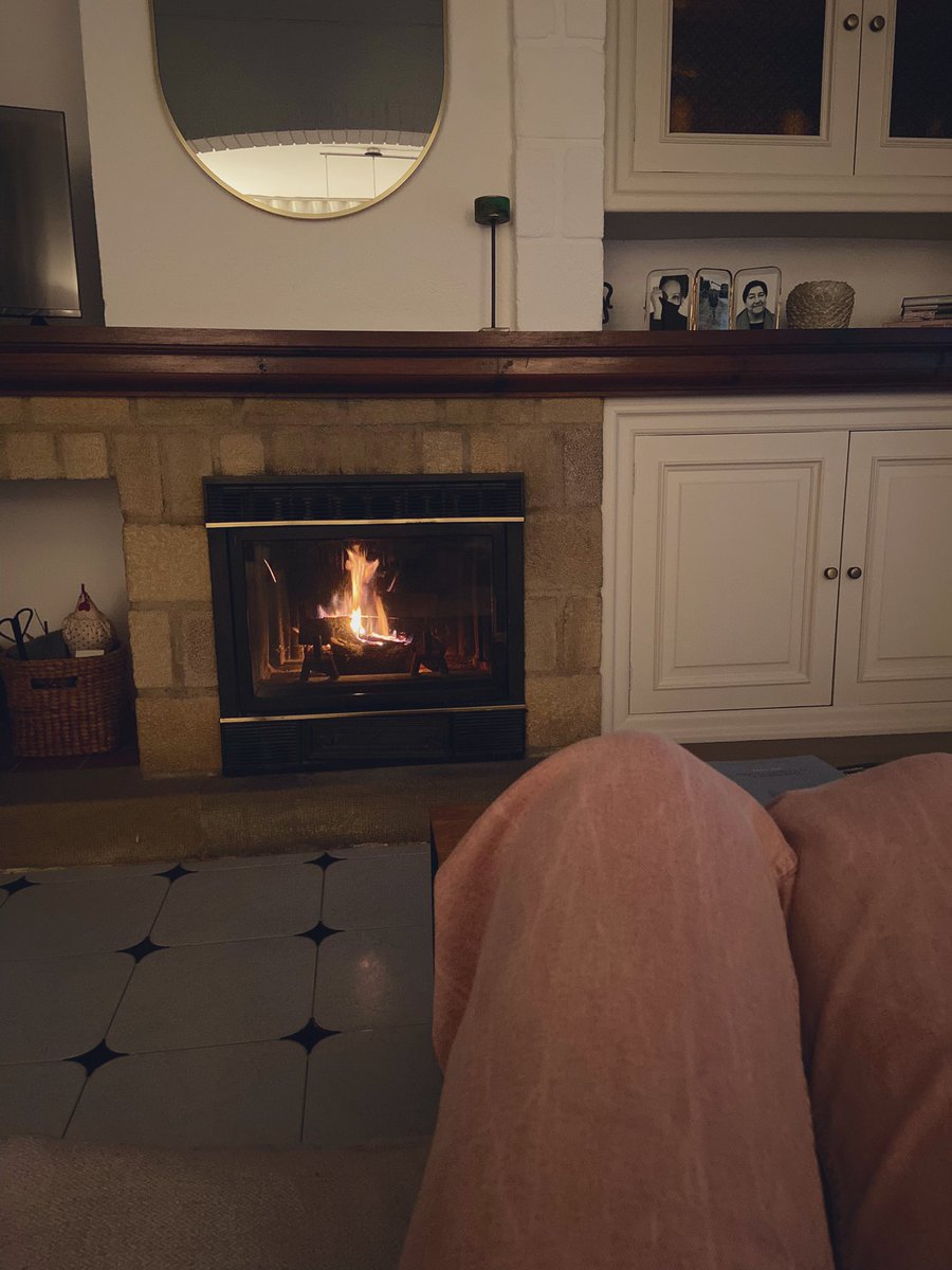 S’ha fet foc i ara escoltarem amb calma el disc de la discòrdia.
Sigui com sigui, és boníssima fent diners. El màrqueting és sublim.