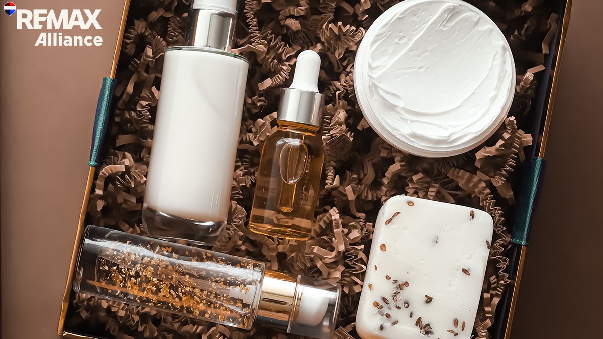 REMAXAlliance's tweet image. 🎁✨ Give the gift that keeps giving all year! 💌 Set up your out-of-state friends and family with a subscription box. ☕🧶 Check out our curated list: 👇homesincolorado.com/blog/the-best-…
#subscriptionbox #holidaygifts #artisanaltreats #craftingfun #homedeliveries