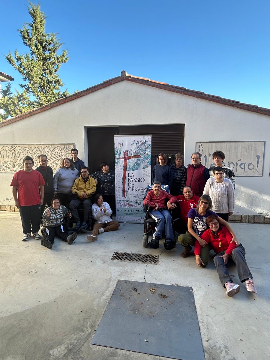 passiodecervera's tweet image. 🆕Aquest migdia s’ha presentat el nou cartell que anunciarà l’esdeveniment de La Passió de Cervera el 2026.

🎨Una quinzena d’artistes d’Associació Alba han participat en aquest disseny on han plasmat conceptes, elements i dibuixos identificatius d’aquesta representació teatral.