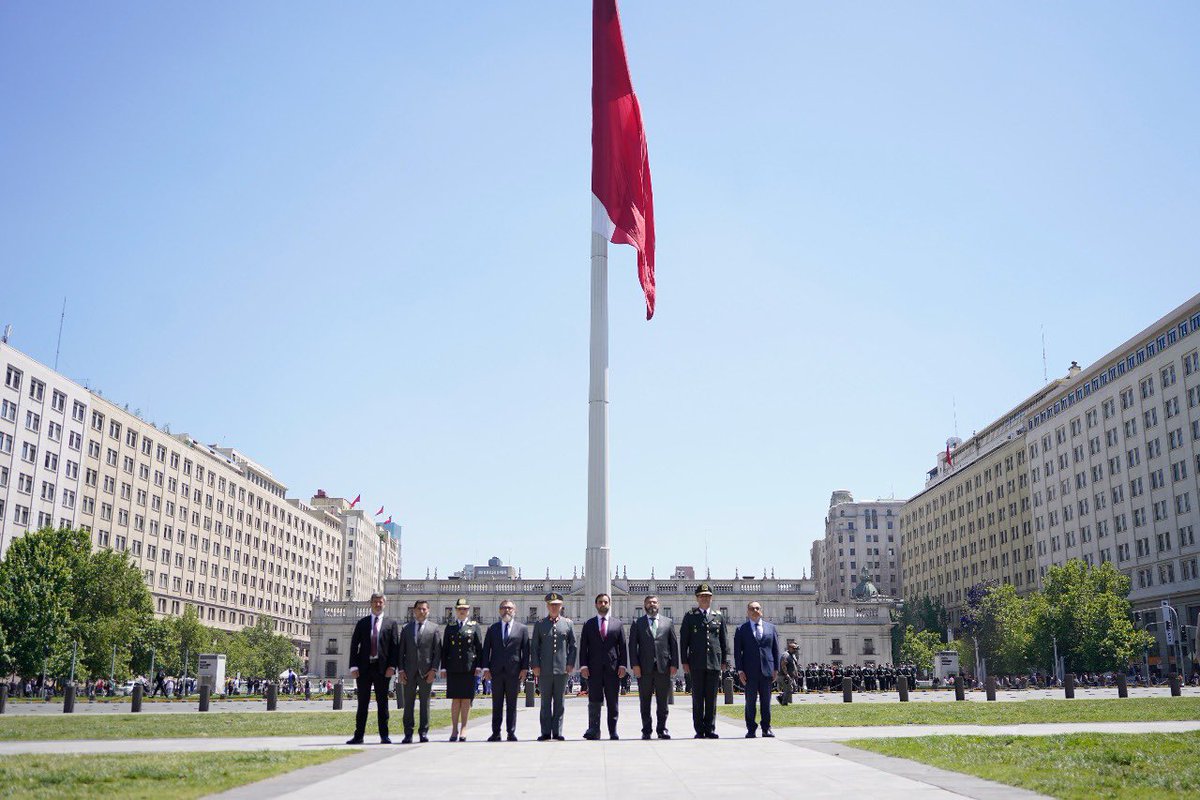 🇨🇱 Con el izamiento de la Gran Bandera Nacional, a cargo de <a href="/Gendarmeria_CL/">Gendarmería de Chile</a>, junto al <a href="/Ejercito_Chile/">Ejército de Chile</a>, en la explanada frente a la plaza de La Ciudadanía, la institución dio inicio de manera oficial a las actividades conmemorativas de su 95° aniversario.