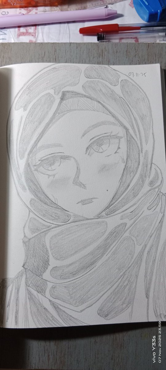 Aza992121's tweet photo. Coret-coret lagi~😁

#drawing  #art #sketsa https://t.co/keGeOhSFPL