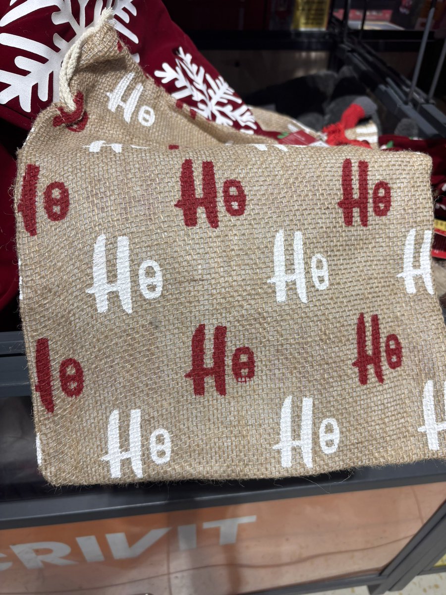 demandedproof's tweet image. evil santa