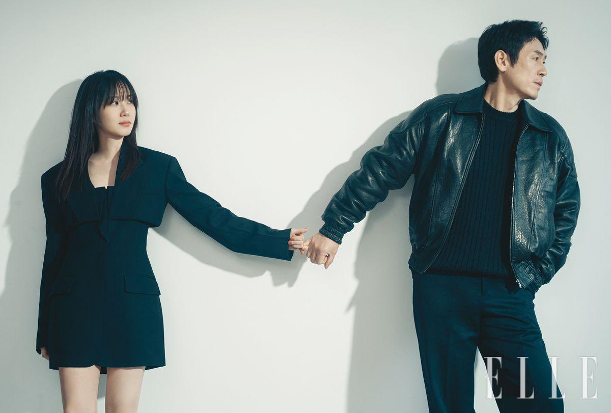 아니진짜디플어케했지 .
진짜어케했냐. 홍보비랑캐스팅비바꿔먹었냐 그냥 이 둘의 조합이 아름다워서 집 벽에 걸고 싶음