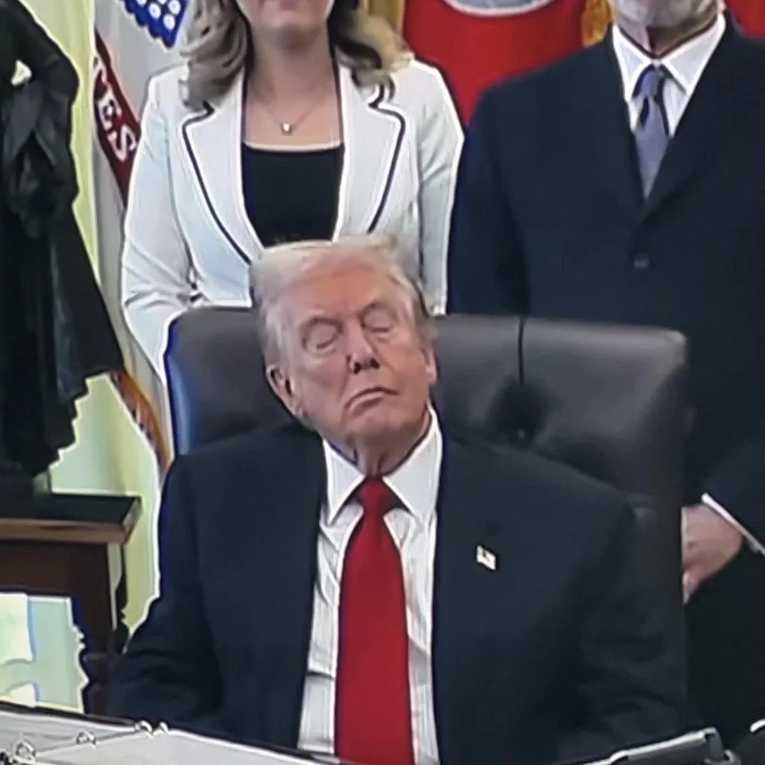 PoxOnBothHouses's tweet photo. Remember “Sleepy Joe”?
#Trump #TrumpStroke #TrumpsShutdownDragsOn #TrumpisaNationalDisgrace https://t.co/7xCVDZoyJj
