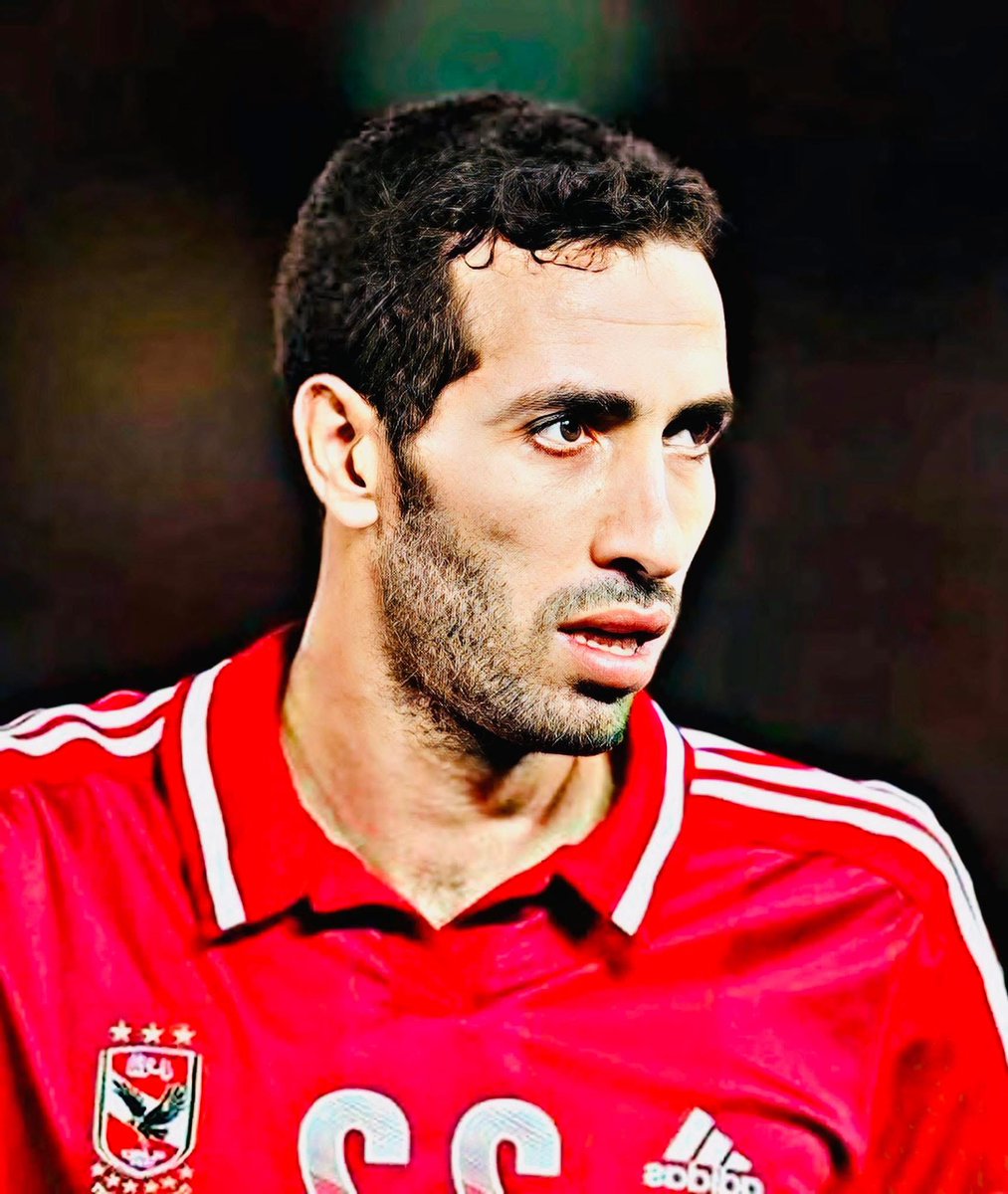 mohamedfares07's tweet image. احيانا بقول إن جزء كبير من حظي في كرة القدم اني عاصرت أسطورة تريكة في الملعب. أصل اللي شاف غير اللي اتحكاله.  تريكة كان بالنسبالنا كده زي ال Super heroes بتوع أفلام Marvel . البطل الخارق اللي وقت ما الدراما تتصاعد وتحس إن مفيش أمل هيظهر من العدم حرفياً عشان يغير كل حاجة

حتى هدفه…